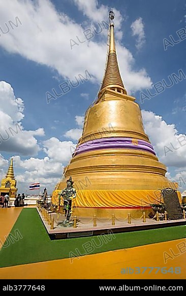 Wat Saket, Golden Mount Temple, Phu Khao Thong, golden chedi, Bangkok, Thailand, Asia.