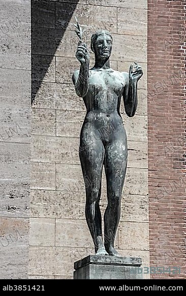 Bronze figure Siegerin, 1936, by Arno Breker, Haus des Deutschen Sports, Reichssportfeld, today Olympic Park, Olympiastadion, Berlin, Germany, Europe.
