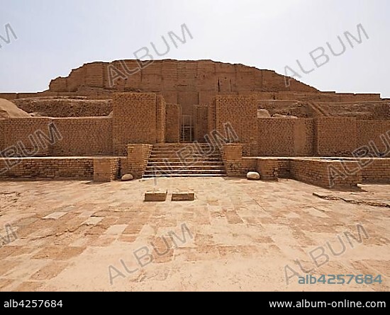 Mesopotamian Temple Tower, Ziggurat, ancient Elamite residence of Chogha Zanbil, Chuzestan Province, Iran, Asia.