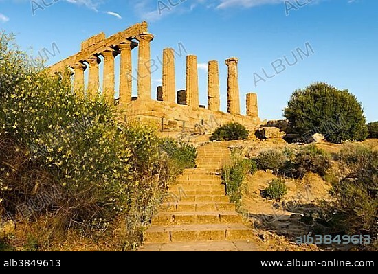 Temple of Juno or Juno Lacinia temple, Tempio Giunone, antiquity, Valley of the Temples, Valle dei Templi, Agrigento, Sicily, Italy, Europe.