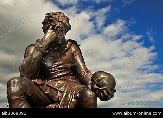 Statue of Hamlet, Stratford-upon-Avon, Warwickshire, England, United Kingdom, Europe.