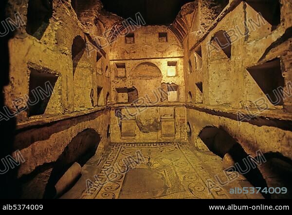 Mausoleum of Tullius Zethus, Constantine Basilica, St. Peter's Basilica, Vatican City, Rome, Latium, Italy, Europe.