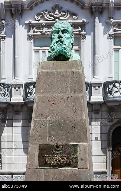 Domingo J. Navarro monument in the Plaza de las Ranas, historic town centre of Las Palmas, Gran Canaria, Canary Islands, Spain, Europe.