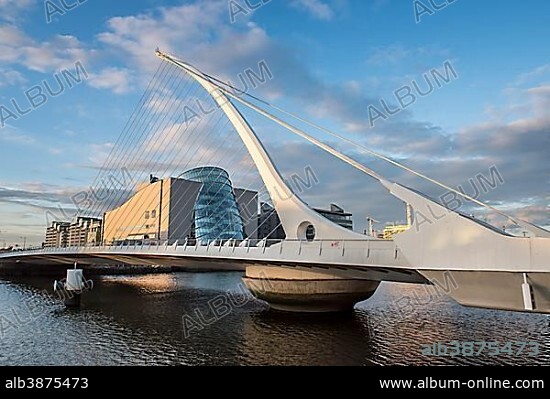 Samuel Beckett Bridge, cable-stayed bridge and swing bridge over the river Liffey, architect Santiago Calatrava, Dublin, Republic of Ireland.