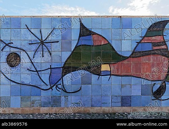 Ceramic wall by Joan Miró, Parc de la Mar, Palma de Mallorca, Majorca, Balearic Islands, Spain, Europe.