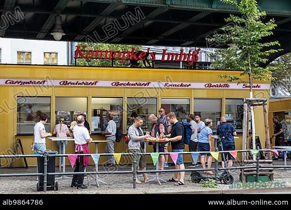 Konnopke's Imbissbuden, cult snack stand in Berlin's Prenzlauer Berg district. Konnopke's is considered the first snack stand in East Berlin, where the currywurst was introduced in 1960, Berlin, Germany, Europe.
