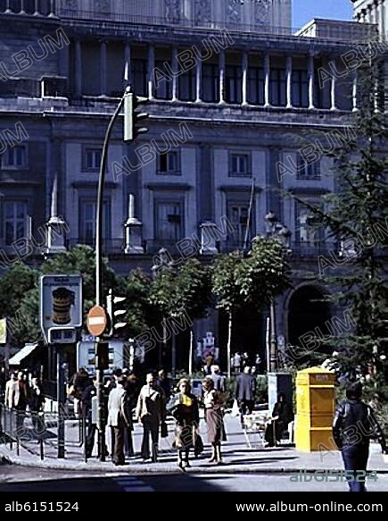 VISTA DE UNA DE LAS FACHADAS DEL ANTIGUO CONSERVATORIO DE MUSICA CONVERTIDO EN TEATRO REAL - FOTO AÑOS 70.