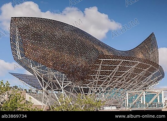 Sculpture Barcelona Fish or Peix, by architect Frank Gehry, Port Olimpic, Barcelona, Catalonia, Spain, Europe.