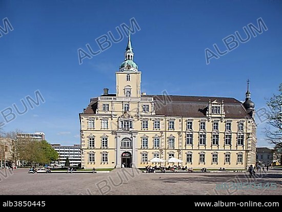 Oldenburg castle with palace square, Museum of Art and Cultural History, Oldenburg, Lower Saxony, Germany, Europe.