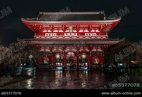 Night shot, HÅzÅmon Gate, Buddhist temple, SensÅ-ji temple or Asakusa shrine, Asakusa, Tokyo, Japan, Asia.