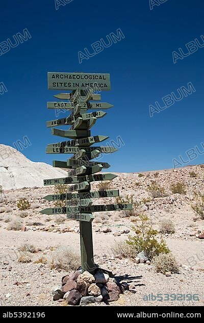 The Calico Early Man Archeological Site, a sign points to other archeological sites in the Americas, Barstow, California, USA, North America.