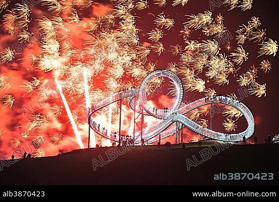 Tiger and Turtle - Magic Mountain, walk-in sculpture by Heike Mutter and Ulrich Genth on the Heinrich Hildebrand Höhe, on the opening day, Duisburg, North Rhine-Westphalia, Germany, Europe.