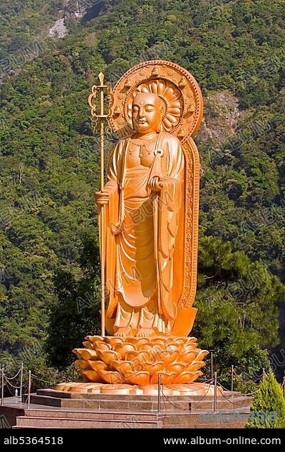Buddha statue at Tiansian, Taroko Gorge National Park, near Hualien, Taroko National Park, Taiwan, Asia.