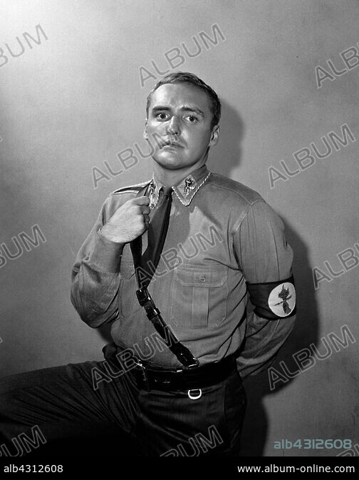 DENNIS HOPPER in THE TWILIGHT ZONE, 1959. Copyright CBS-TV DENNIS HOPPER in THE TWILIGHT ZONE, 1959. Copyright CBS-TV