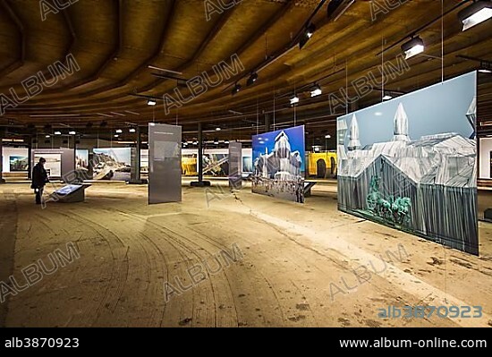 Installation by Christo, "Big Air Package" exhibition of art projects by Christo, in the Oberhausen Gasometer, Oberhausen, North Rhine-Westphalia, Germany, Europe.