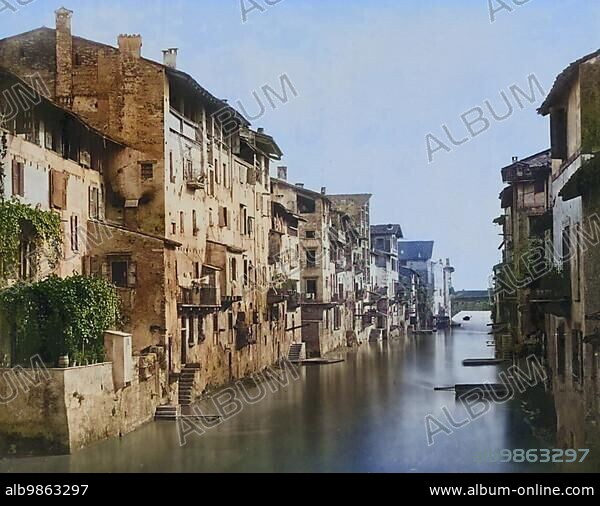 Canal in Verona, 1860, Italy, Historical, digitally restored reproduction of a photograph by Giorgio Sommer, coloured, Europe.