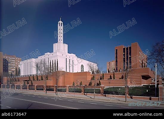 EXTERIOR-VISTA DEL RECINTO CON EL TEMPLO MORMON Y OTRAS DEPENDENCIAS.