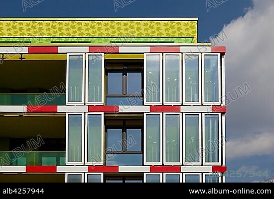 Microalgae on the façade of an energy-plus house, International Building Exhibition, IBA Hamburg, Algenhaus, Algae House, Wilhelmsburg, Hamburg, Hamburg, Germany, Europe.