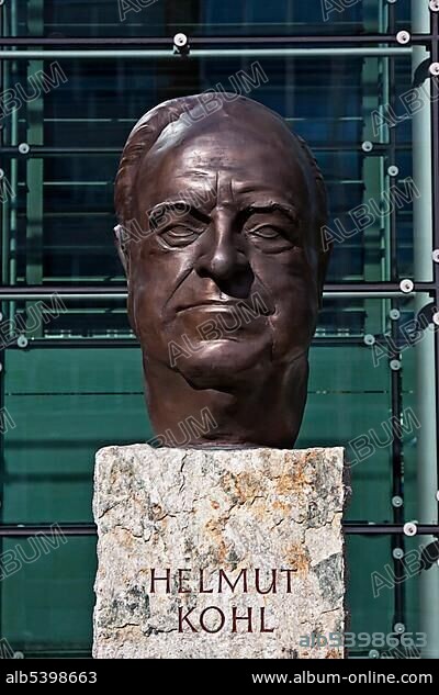 Monument to the fathers of reunification, former Chancellor Helmut Kohl, Berlin, Germany, Europe.