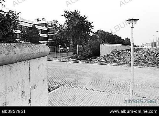Remains of the Berlin Wall at Strelitzer Straße road, corner of Bernauer Strasse, Berlin, Germany, Europe.