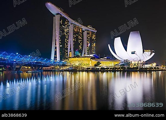 Marina Bay Sands hotel and ArtScience Museum, Night Scene, Marina Bay, Downtown Core, Singapore, Asia.