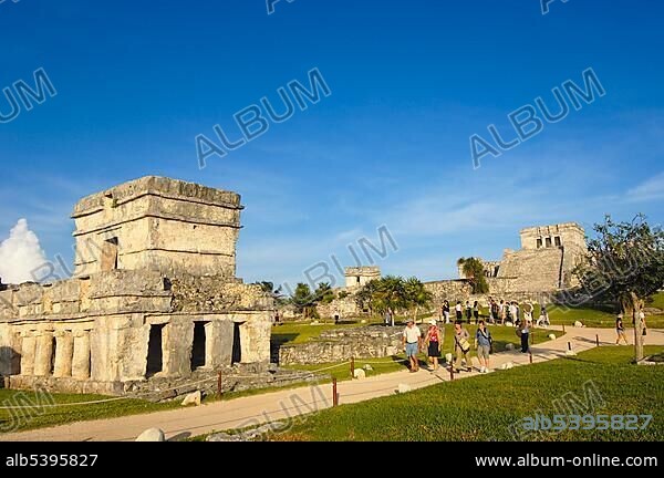 The castle, El Castillo, Mayan ruins of Tulum, 1200-1524, Tulum, Quintana Roo state, Mayan Riviera, Yucatan Peninsula, Mexico, Central America.
