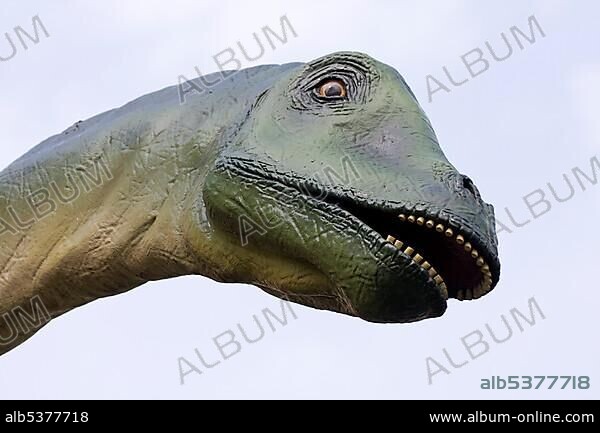 Diplodocus Longus, dinosaur in front of Senckenberg Museum, Frankfurt am Main, Hesse, Germany, Europe.