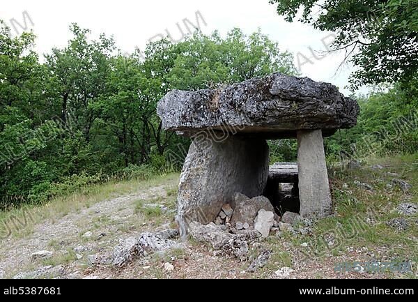 Dolmen of Ferrussac, Larzac, The Causses and the CÃ©vennes, Mediterranean agro-pastoral Cultural Landscape, UNESCO World Heritage, Gard, France, Europe.