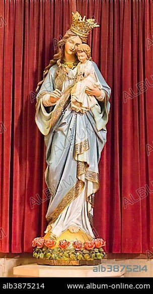Statue of the Virgin Mary, Cathedral of the Virgin Mary, Linz, Upper Austria, Austria, Europe.