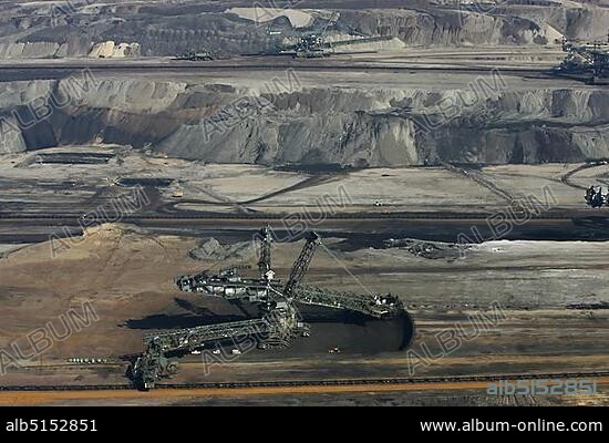 Brown coal open cast mining Hambach, Rheinbraun company, Juelich, North Rhine-Westphalia, Germany, Europe.