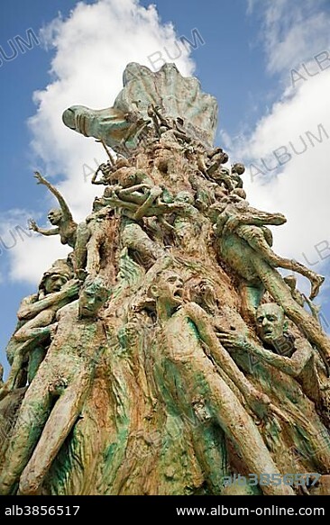 The Holocaust Memorial Miami Beach with the The Sculpture of Love and Anguish, Miami, Florida, USA, North America.