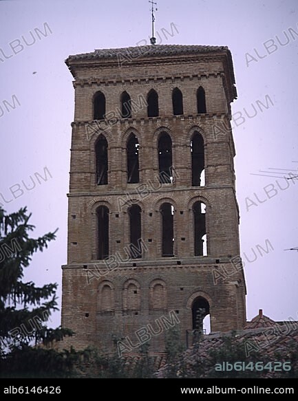 TORRE CAMPANARIO DE LA IGLESIA DE SAN LORENZO - SIGLO XIII - MUDEJAR LEONES.