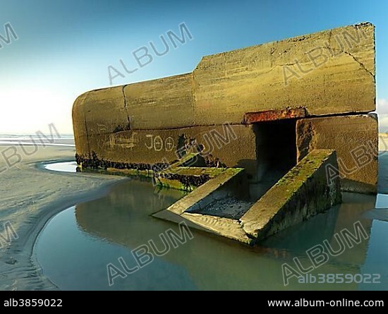 Bunker of the German Atlantic Wall, located on the beach, Cap-Sizun, Département Finistère, Brittany, France, Europe.