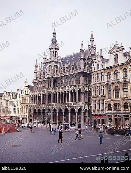 MAISON DU ROI O CASA DEL REY - EDIFICIO NEOGOTICO REALIZADO EN 1873 SITUADO EN LA GRAN PLAZA DE BRUSELAS.