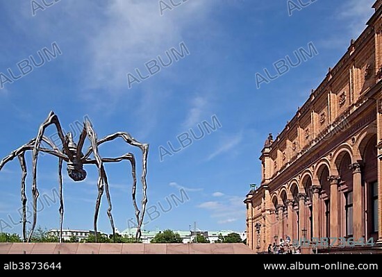 Spider sculpture, Kunsthalle, Hamburg, Germany, Europe.