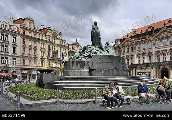 Old town wquare, Jan Hus Monument, Prague, Czech Republic, Europe.