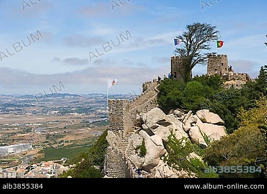 The Moorish Castle, Castle of the Moors, Castelo dos Mouros, Sintra Cascais Natural Park, Grande Lisboa, Lisbon Region, Portugal, Europe.