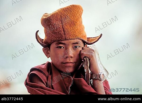 Young Buddhist novice monk, follower of the Gelugpa or Yellow Hat school in Phuktal Monastery, Zanskar Valley, Zanskar, Ladakh, Jammu and Kashmir, Indian Himalayas, North India, India, Asia.