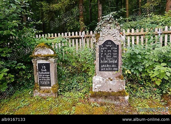 Buttenhausen Jewish cemetery, gravestones, mazewa, matzevah, matzewa, Hebrew script, memorial, Jewish history, protected cultural monument on the northern slope of the Mühlberg forest, Münsingen-Buttenhausen, Baden-Württemberg, Germany, Europe.