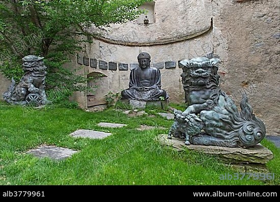 Sculptures, Messner Mountain Museum, MMM Ripa in Brunico Castle, Bruneck, South Tyrol, Italy, Europe.