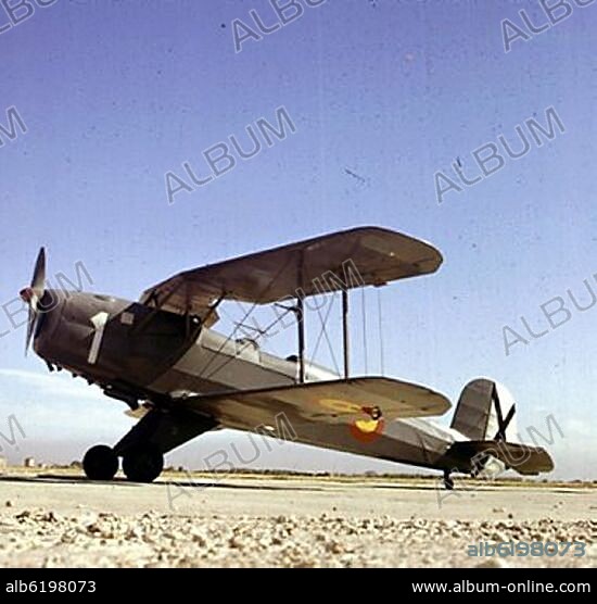 AVION BIPLANO A HELICE DE LOS AÑOS 50 - Bücker Bü 131 Jungmann CASA1.131 foto de los años 60.