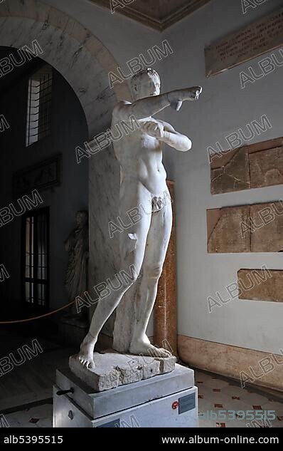 Athlete wipes away sweat with a utensil, work by Lysipp, Cabinet of Apoxyomenos, Museo Pio-Clementino, Vatican Museums, Old Town, Vatican City, Italy, Europe.