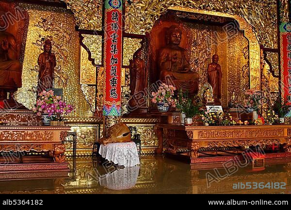 Interior, Kek Lok Si Temple, Georgetown, Penang Island, Malaysia, Asia.