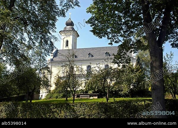 Katholic Heilig Kreuz Church, Luettringhausen, Remscheid, Bergisches Land, North Rhine Westphalia, Germany, Europe.