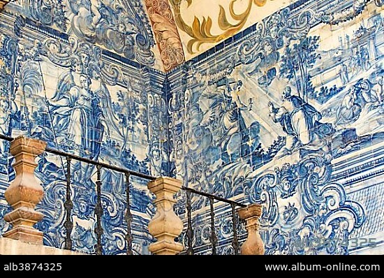 Azulejos or tiled images, Porta da Vila gate, Obidos, Estremadura and Ribatejo, Portugal, Europe.