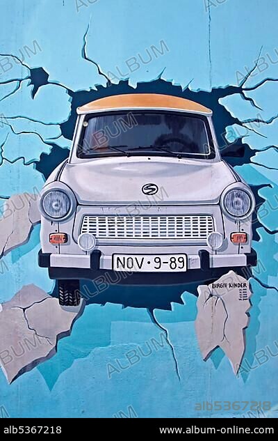 Birgit Kinder, Trabant car, Trabi, date of the fall of the Berlin Wall as licence number, painting, mural, Berlin Wall, East Side Gallery, Berlin, Germany, Europe.