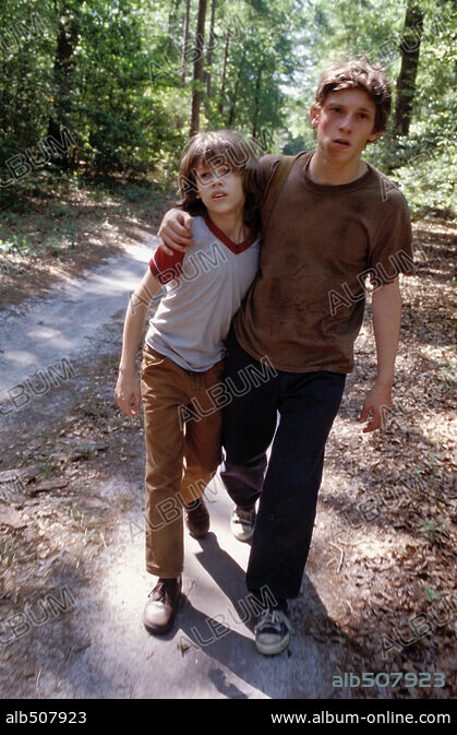 DEVON ALAN y JAMIE BELL en UNDERTOW, 2004, dirigida por ...