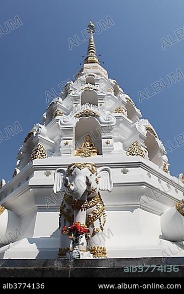 White stupa in the Wat Klang Wiang, a Buddhist temple, Chiang Rai, Thailand, Asia.