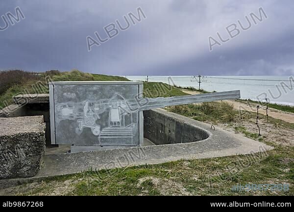 Reconstruction of German WWI gun at Battery Aachen in the Raversyde Atlantikwall, Atlantic Wall open-air museum, Raversijde, West Flanders, Belgium, Europe.