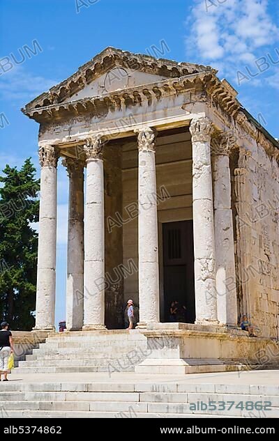 Temple of Augustus, Augustov hram, Forum Square, Pula, Istria, Croatia, Europe.